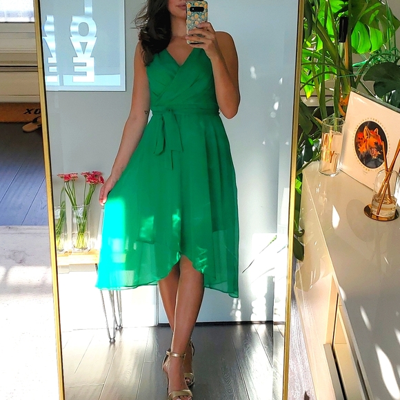 Brand new DKNY dress (Size 6, Green) - Picture 1 of 5
